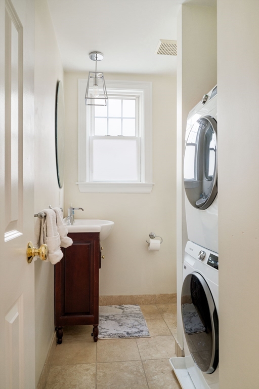 52 Plymouth St #1, Cambridge, MA Photo #15
