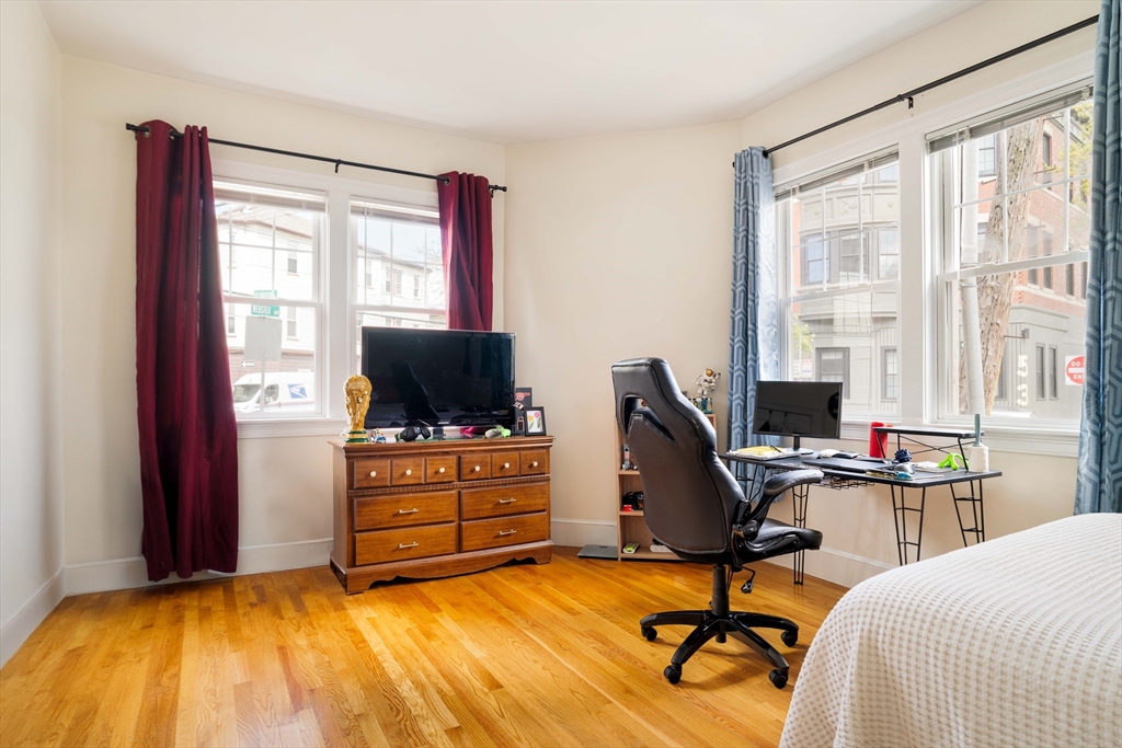 52 Plymouth St #1, Cambridge, MA Photo #10