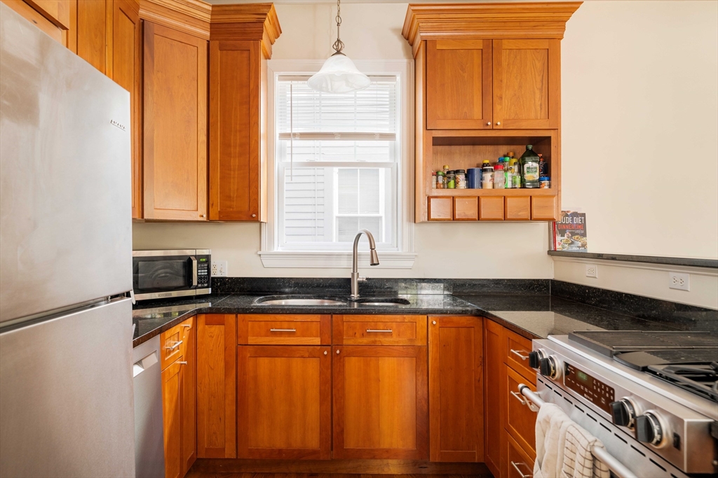 52 Plymouth St #1, Cambridge, MA Photo #4
