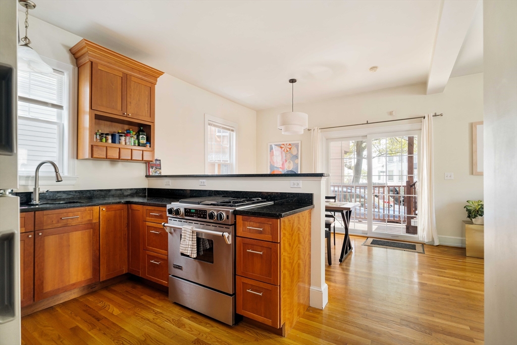52 Plymouth St #1, Cambridge, MA Photo #2
