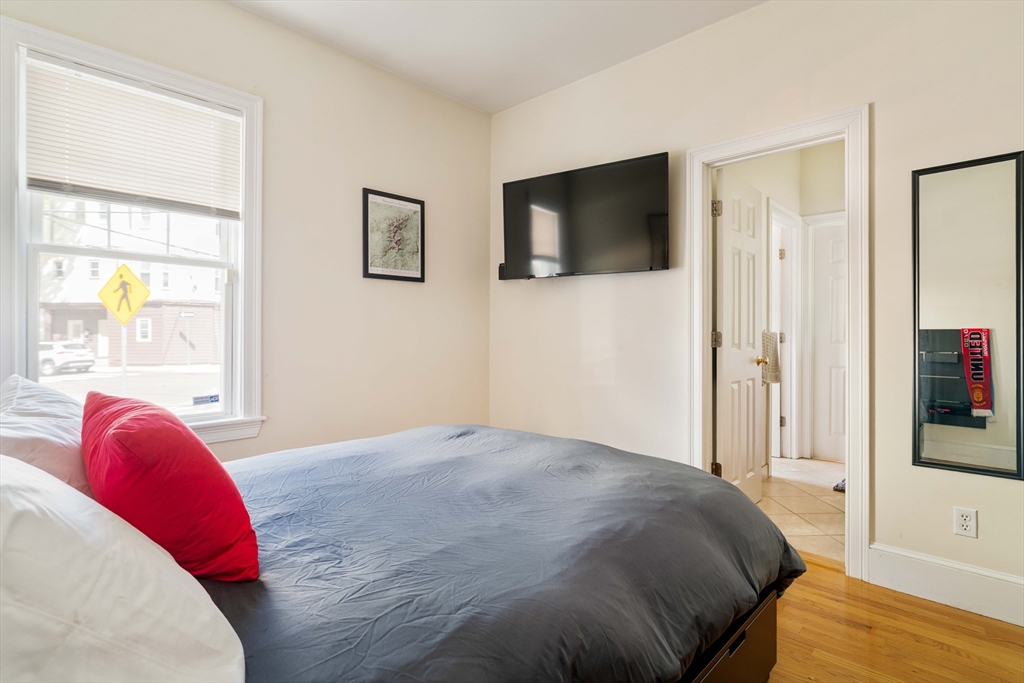 52 Plymouth St #1, Cambridge, MA Photo #9
