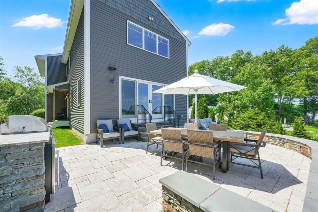 6 Iroquois Dr