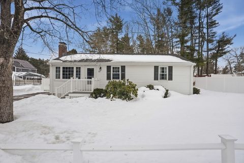 17 Pine Haven Cir Rockland MA 02370