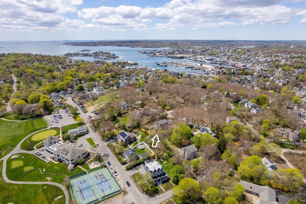 4 Graystone Road, Gloucester, MA Photo #2