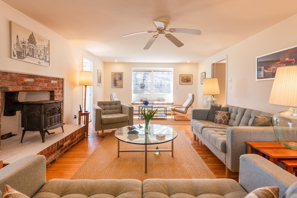 4 Graystone Road, Gloucester, MA Photo #8
