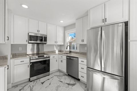 61 Lawrence St Bellingham MA 02019