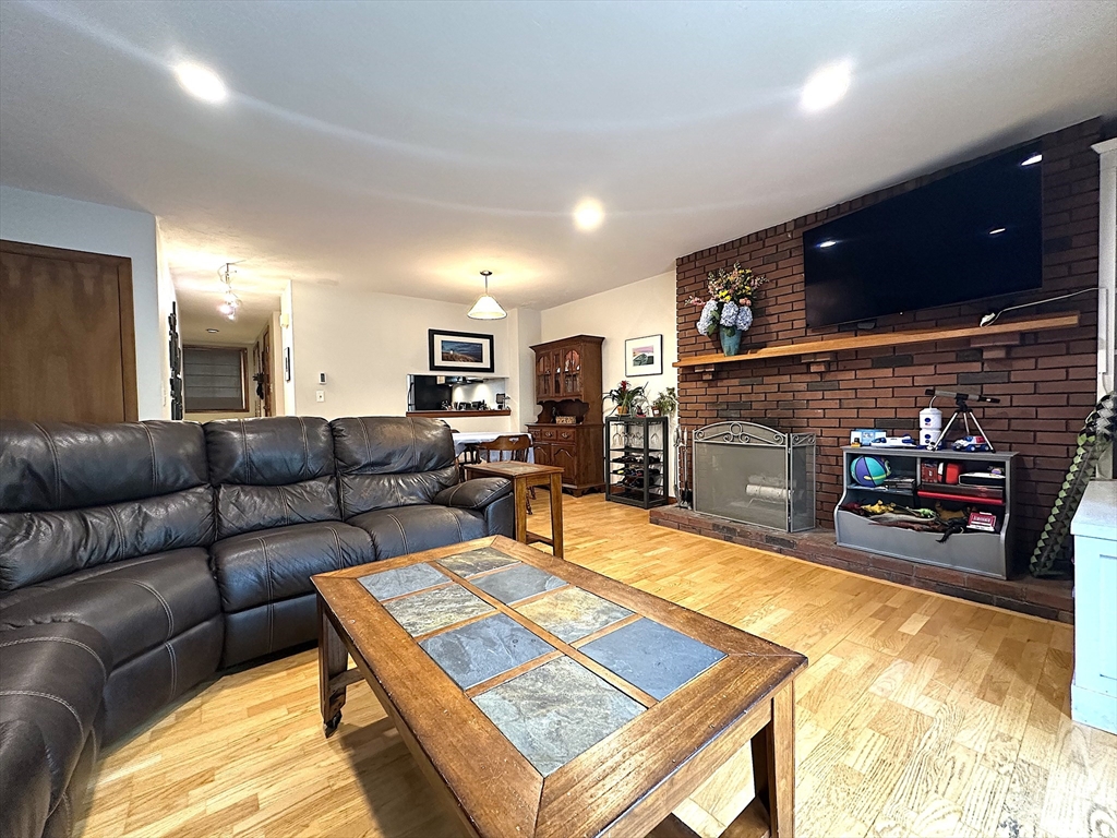 122 Highwood Dr 122