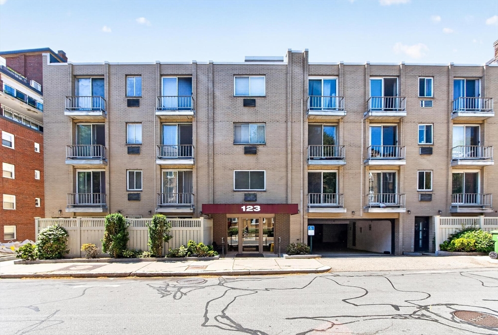 123 Sewall Ave 2K