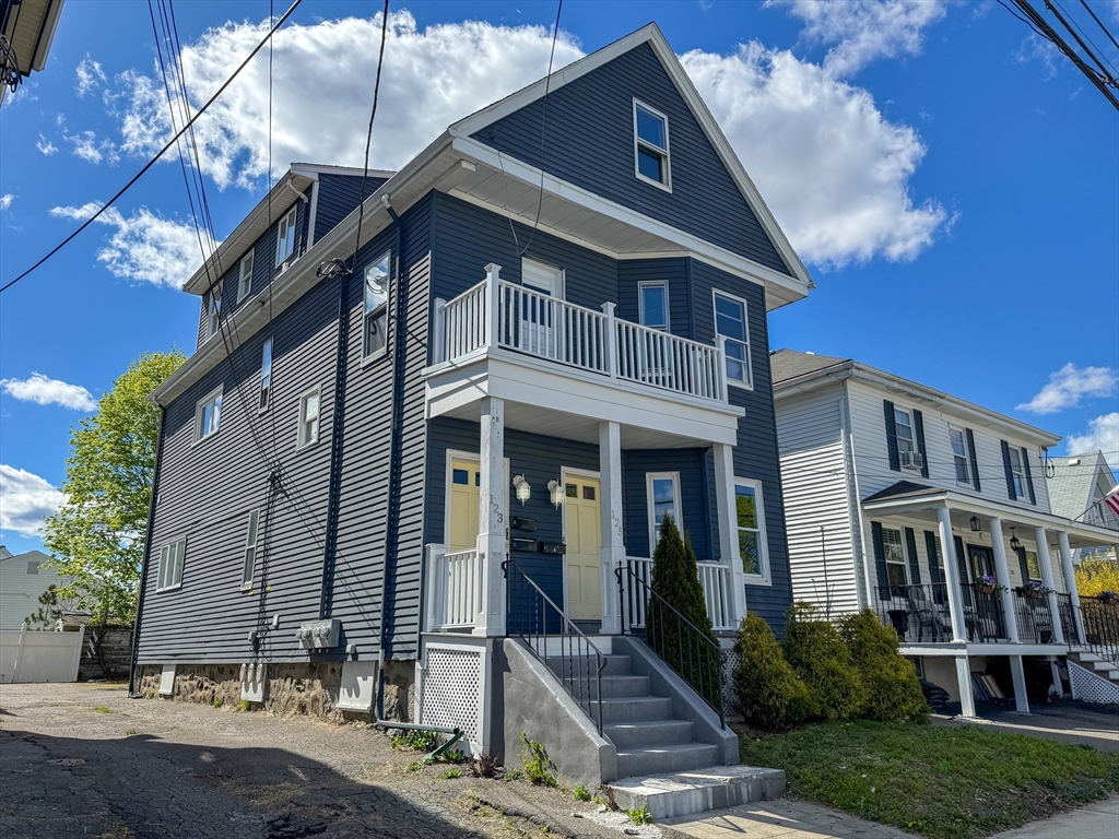 123-125 Laurel St