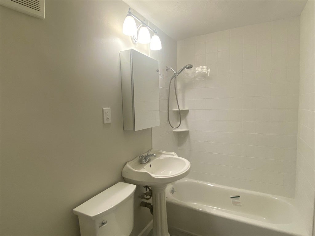 1409 River St #7, Boston, MA Photo #16