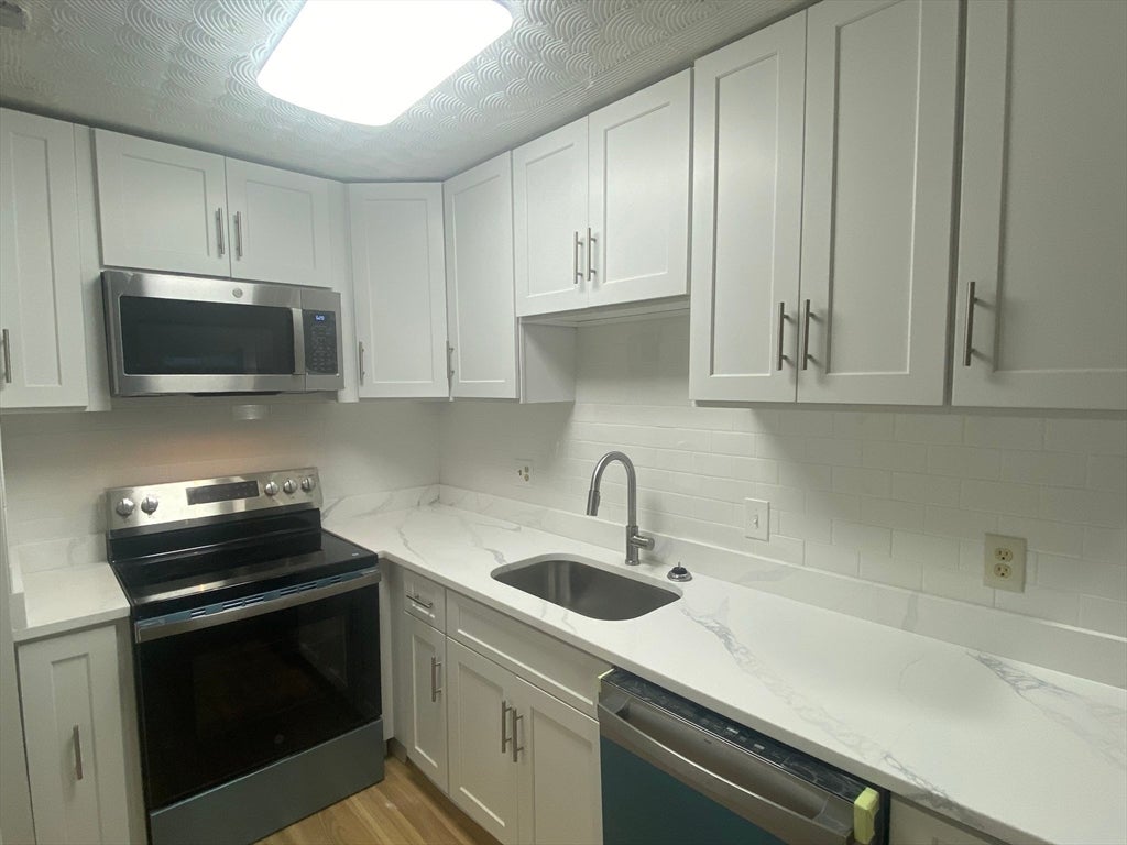 1409 River St #7, Boston, MA Photo #5