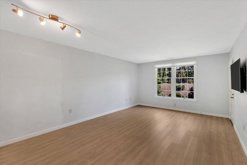 2124 Heatherwood 2124