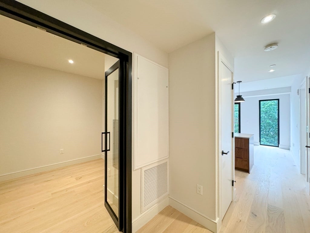 1 Nevins Hill Way #406, Boston, MA Photo #4