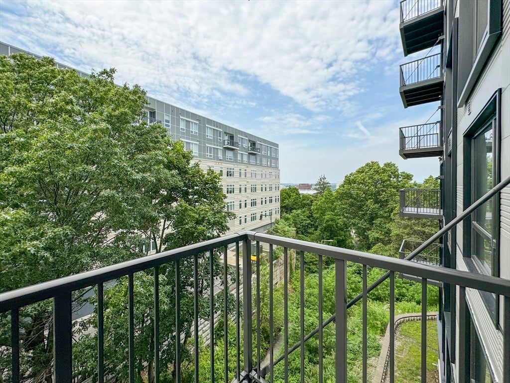 1 Nevins Hill Way #406, Boston, MA Photo #6