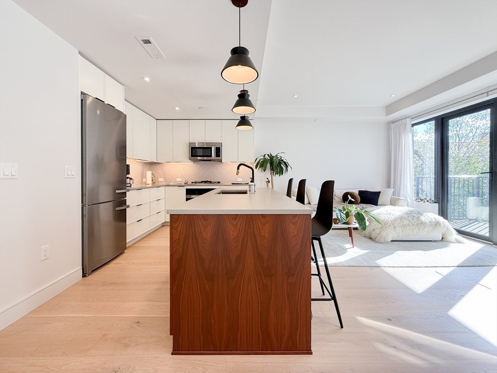 1 Nevins Hill Way #406, Boston, MA Photo #5