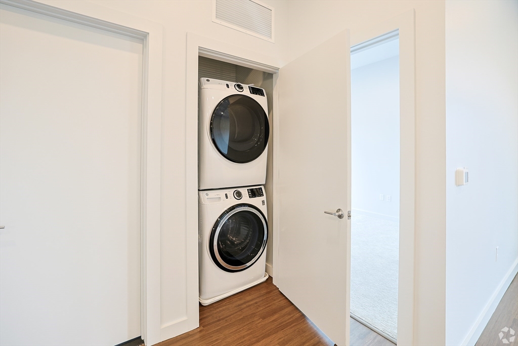 45 E Central Street 401