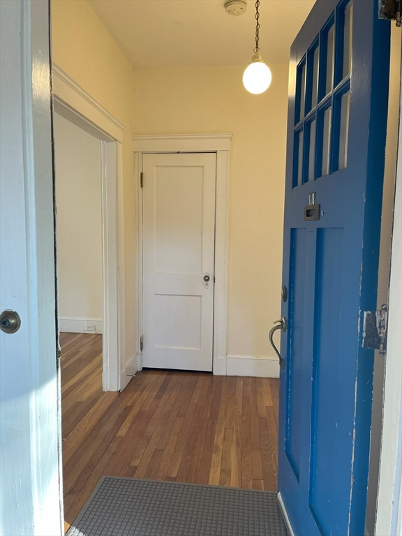 Arlington, Massachusetts 02474, United States, 2 Bedrooms Bedrooms, ,1 BathroomBathrooms,Residential,Contingent,121357