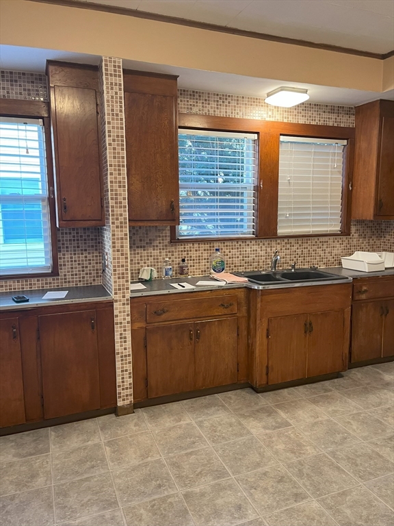 Arlington, Massachusetts 02474, United States, 2 Bedrooms Bedrooms, ,1 BathroomBathrooms,Residential,Contingent,121357