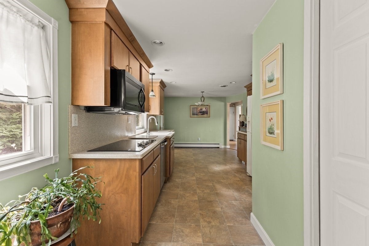 58 Harlan Cir, Brockton, MA, 58 Harlan Cir, Brockton, MA Photo #18
