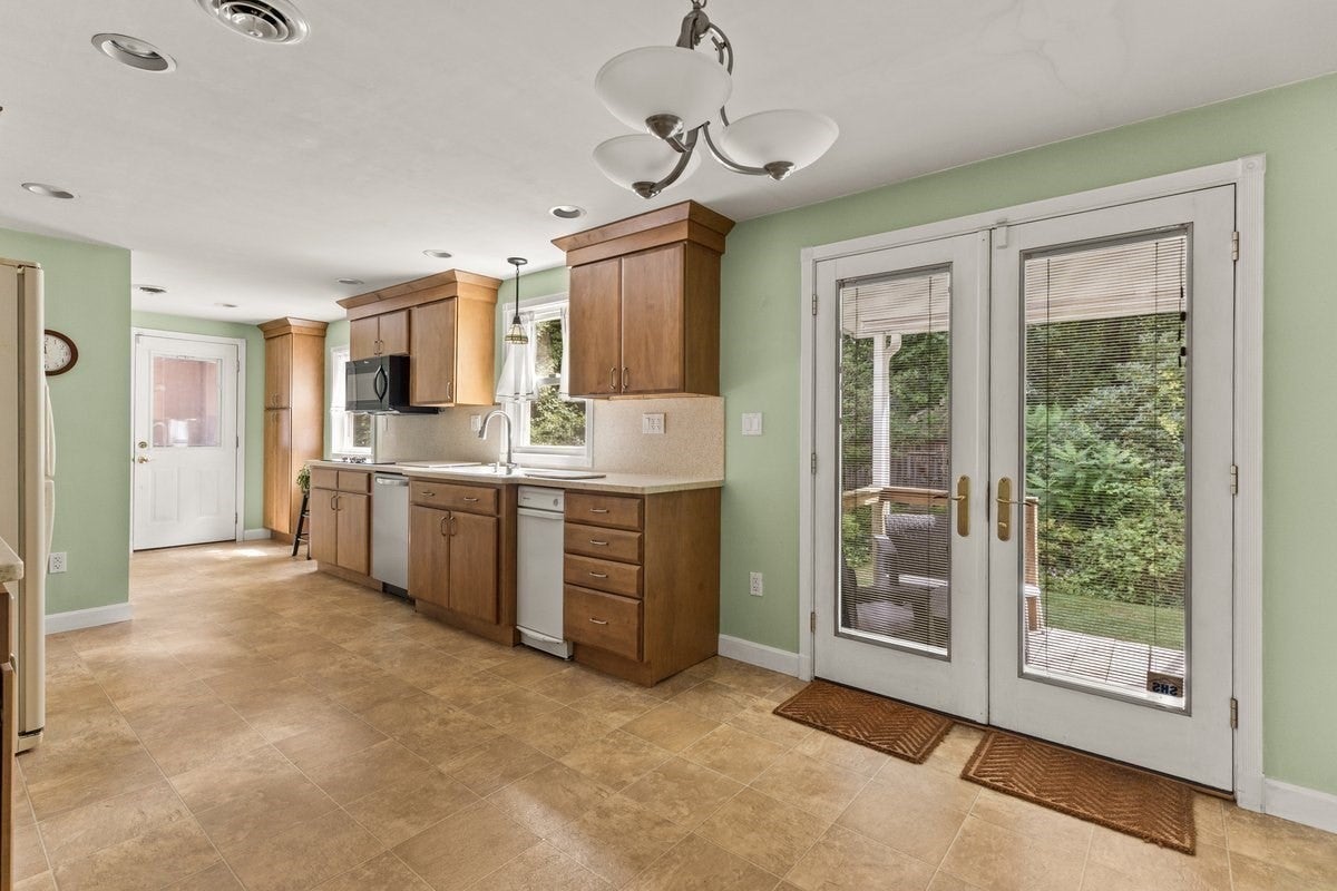 58 Harlan Cir, Brockton, MA, 58 Harlan Cir, Brockton, MA Photo #14