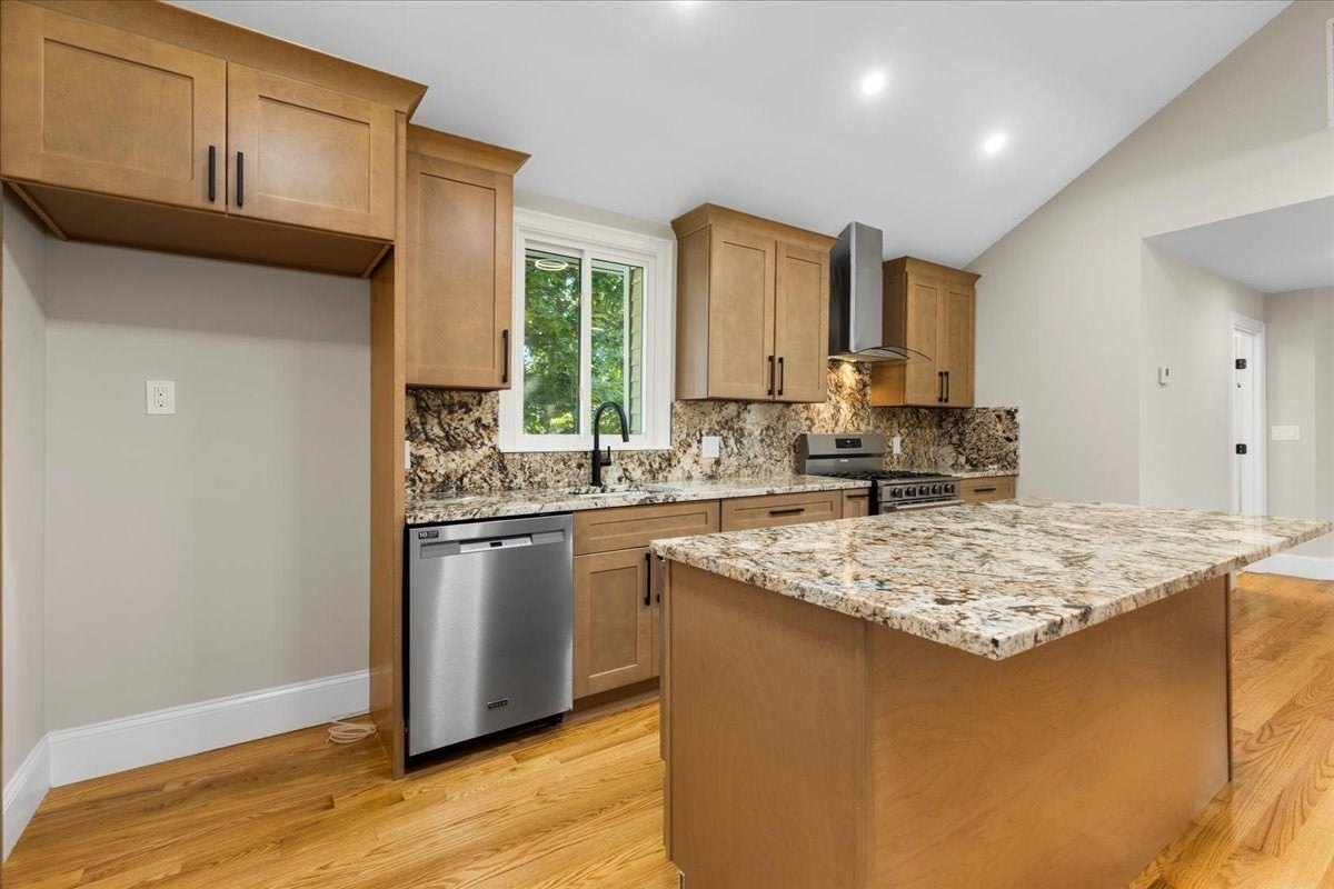 31 Woodale Ave #3, Boston, MA Photo #9