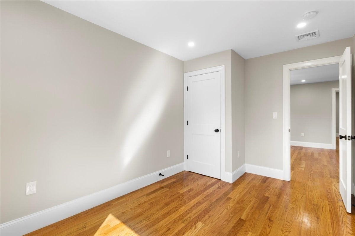 31 Woodale Ave #3, Boston, MA Photo #5