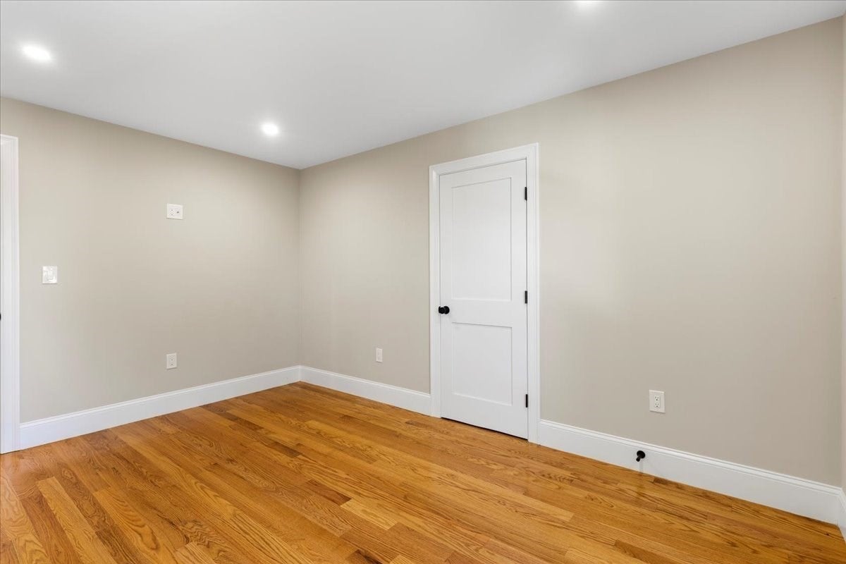 31 Woodale Ave #3, Boston, MA Photo #3