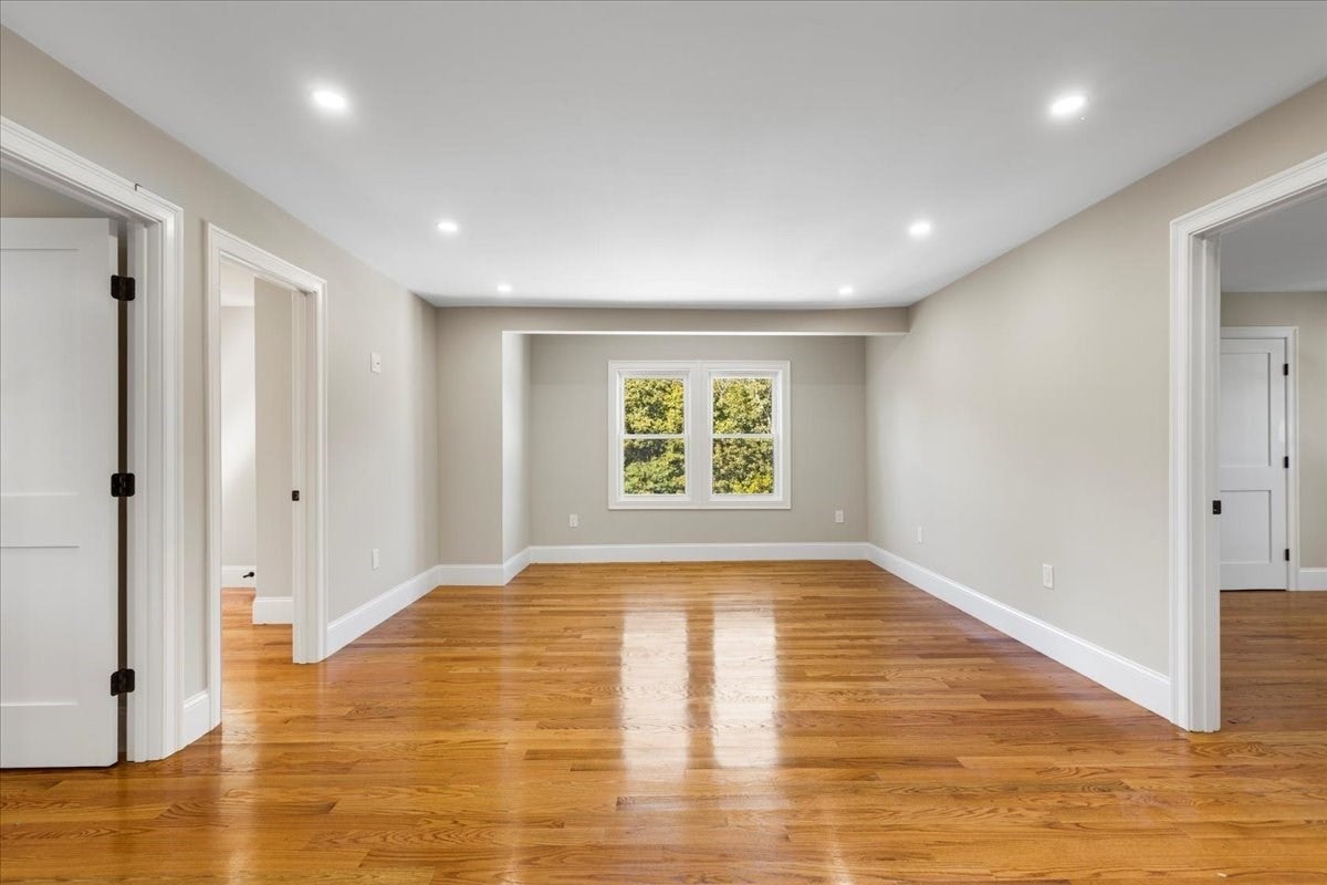 31 Woodale Ave #3, Boston, MA Photo #12