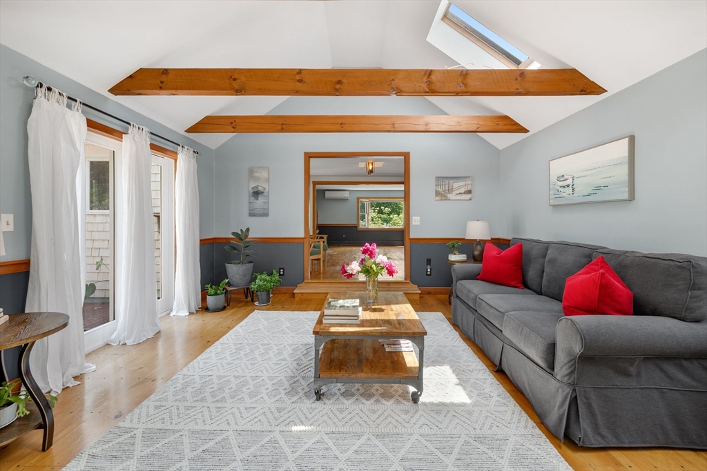 6 Paddock Drive