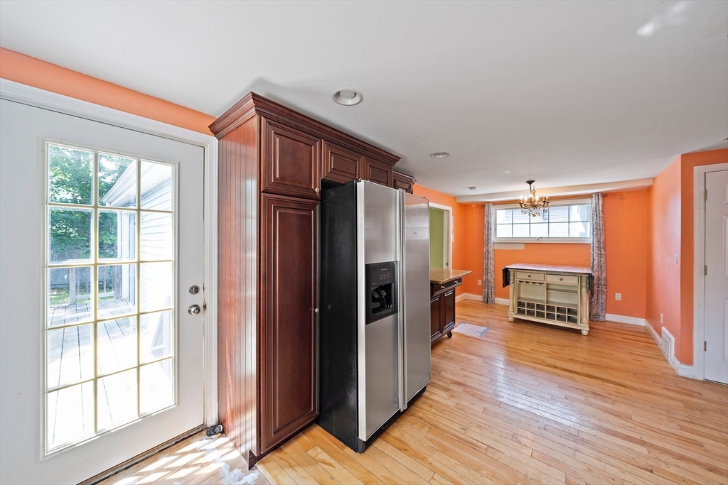 60 Holbrook Rd