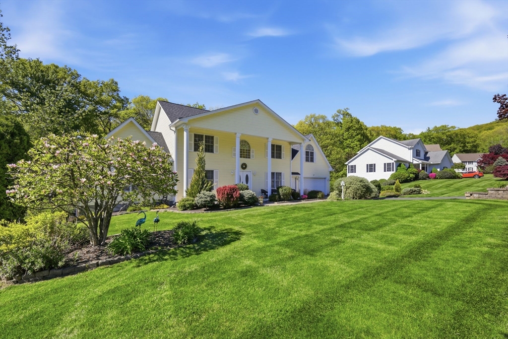 24 Jeanne Marie Dr