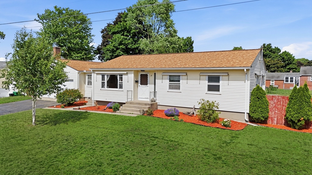 37 Woodcrest Ct