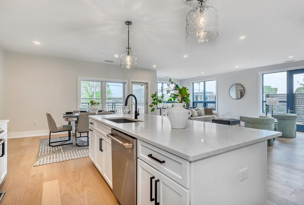 62 Foundry St 216
