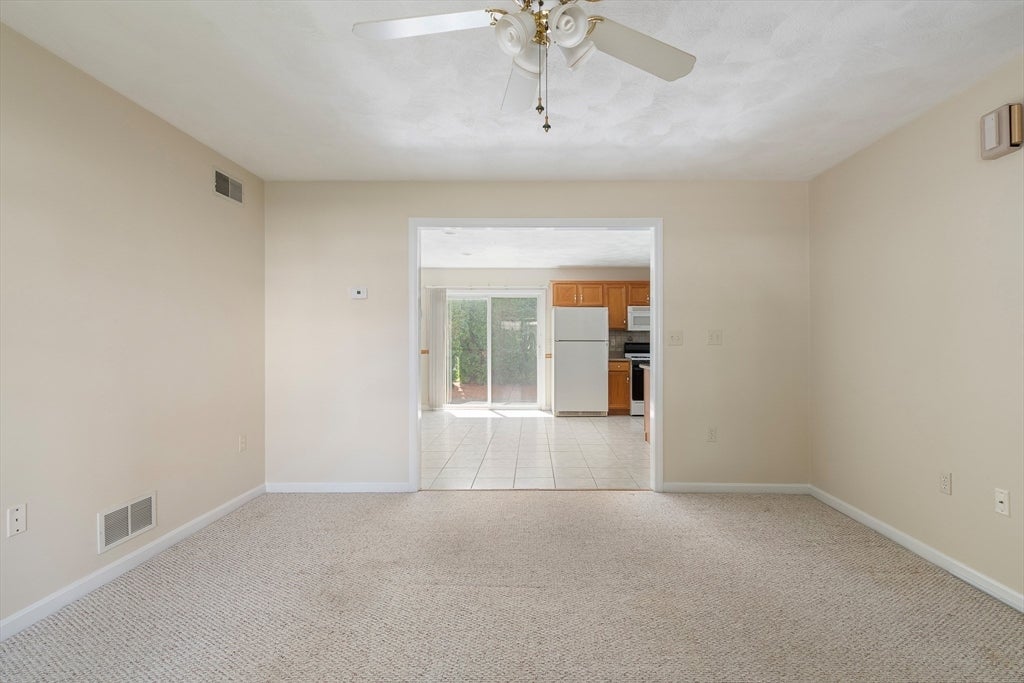52 Birdie Ln #52, Tewksbury, MA Photo #2
