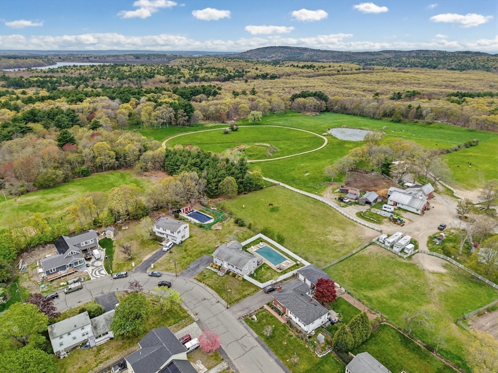 9 Denise Dr, Randolph, MA Photo #23
