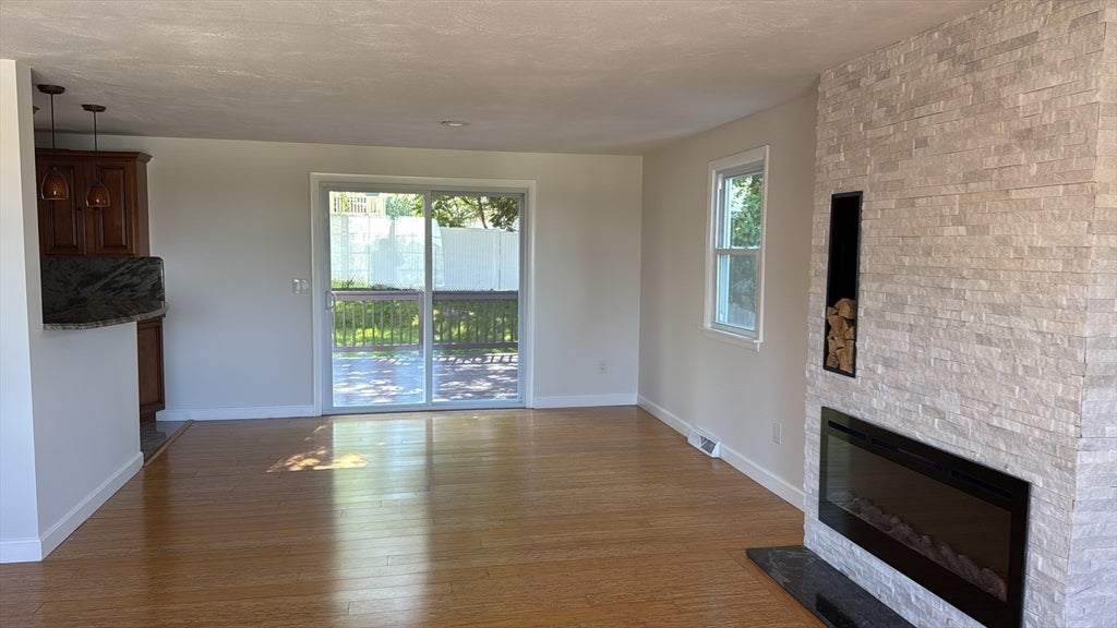 39 Westport Rd, Worcester, MA, 39 Westport Rd, Worcester, MA Photo #9