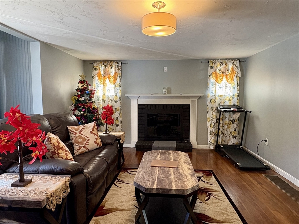 1309 Shootflying Hill Rd