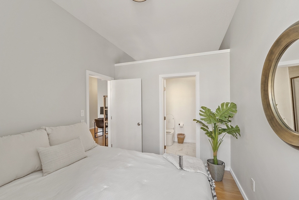 141 Dorchester Ave LW203