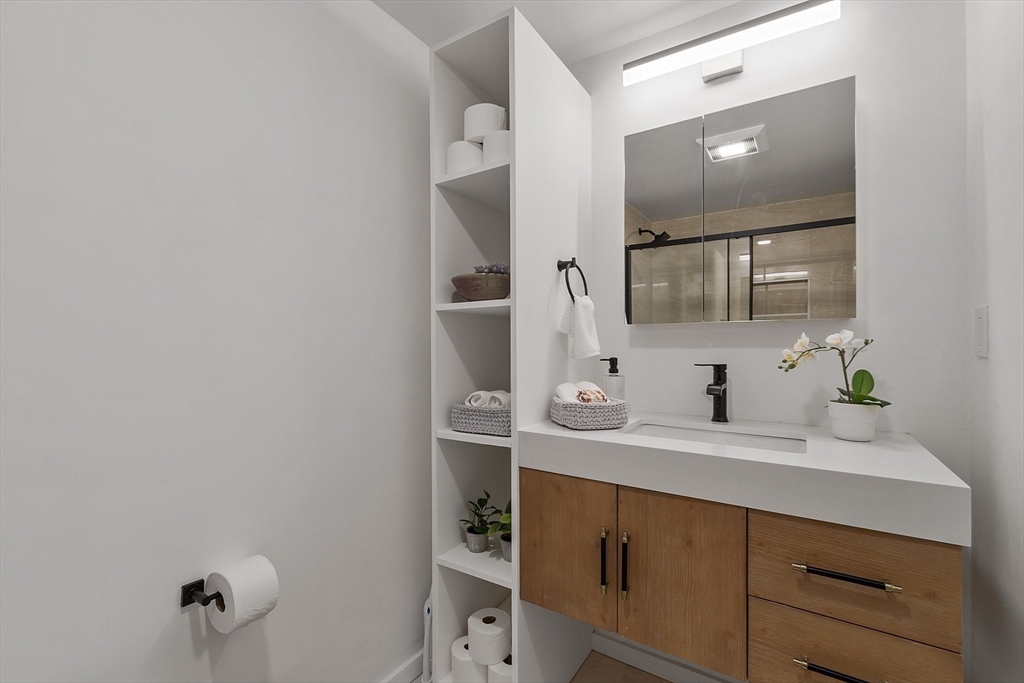 141 Dorchester Ave LW203