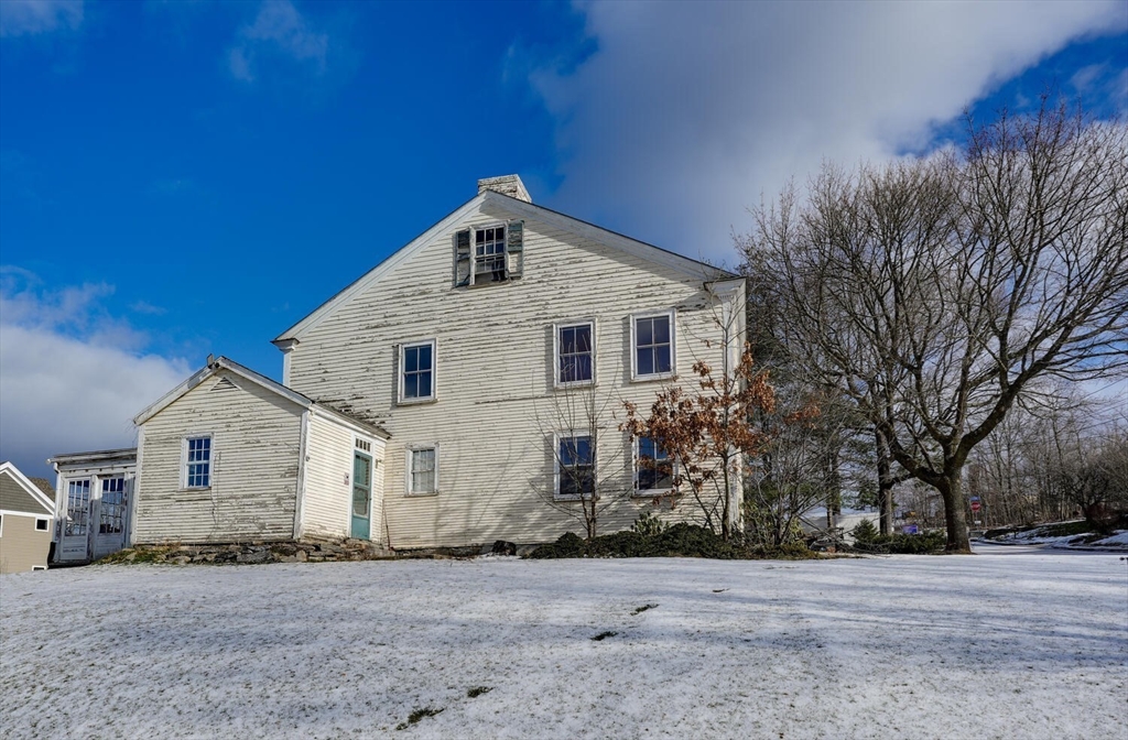 19 Ash St