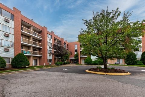 4975 Washington 306 Boston MA 02132