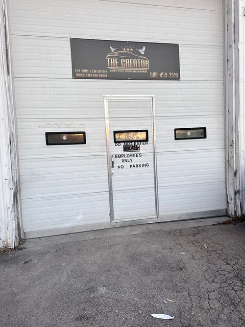 224F Sw Cutoff Worcester MA 01604