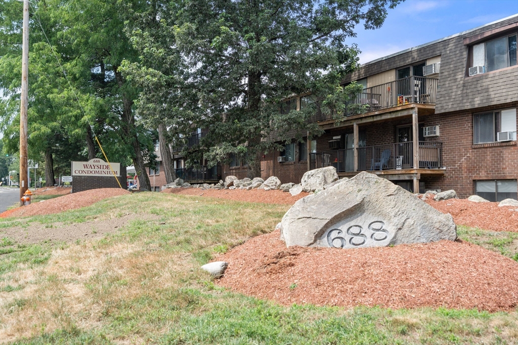 596-688 Boston Post Road E