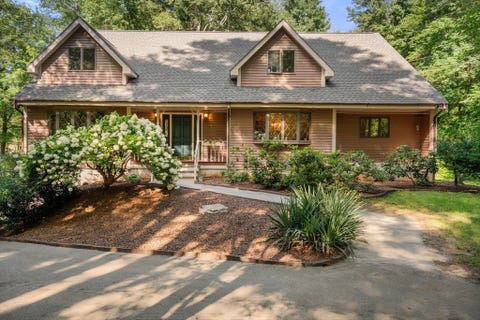 Photo of 73 Main St, Sutton, MA 01590 (MLS # 73569052)