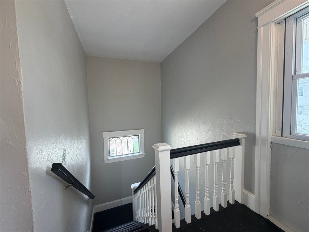 9-1/2 Bourne St, Worcester, MA, 9-1/2 Bourne St, Worcester, MA Photo #32