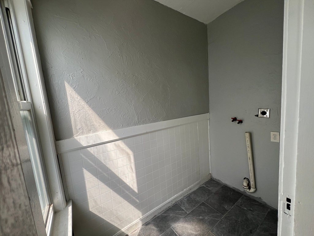 9-1/2 Bourne St, Worcester, MA, 9-1/2 Bourne St, Worcester, MA Photo #29