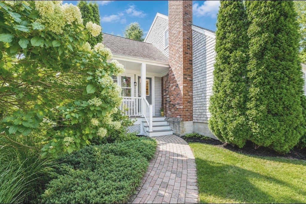 96 Bay State Cir