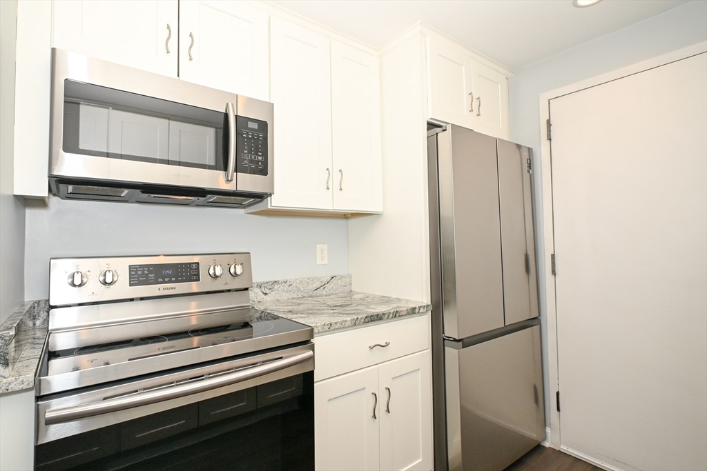 5 Village Rock Ln #15, Natick, MA Photo #4