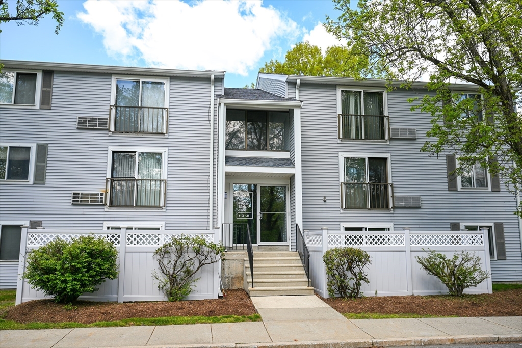 5 Village Rock Ln #15, Natick, MA Photo #1