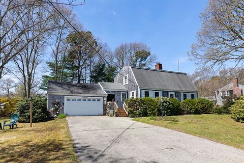 39 Bennets Neck Dr Bourne MA 02559